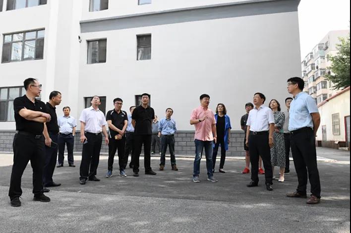 督查学校疫情防控隔离设施及设备准备情况