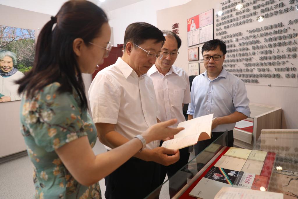 苏文捷视察“符莉书屋”文化项目建设情况